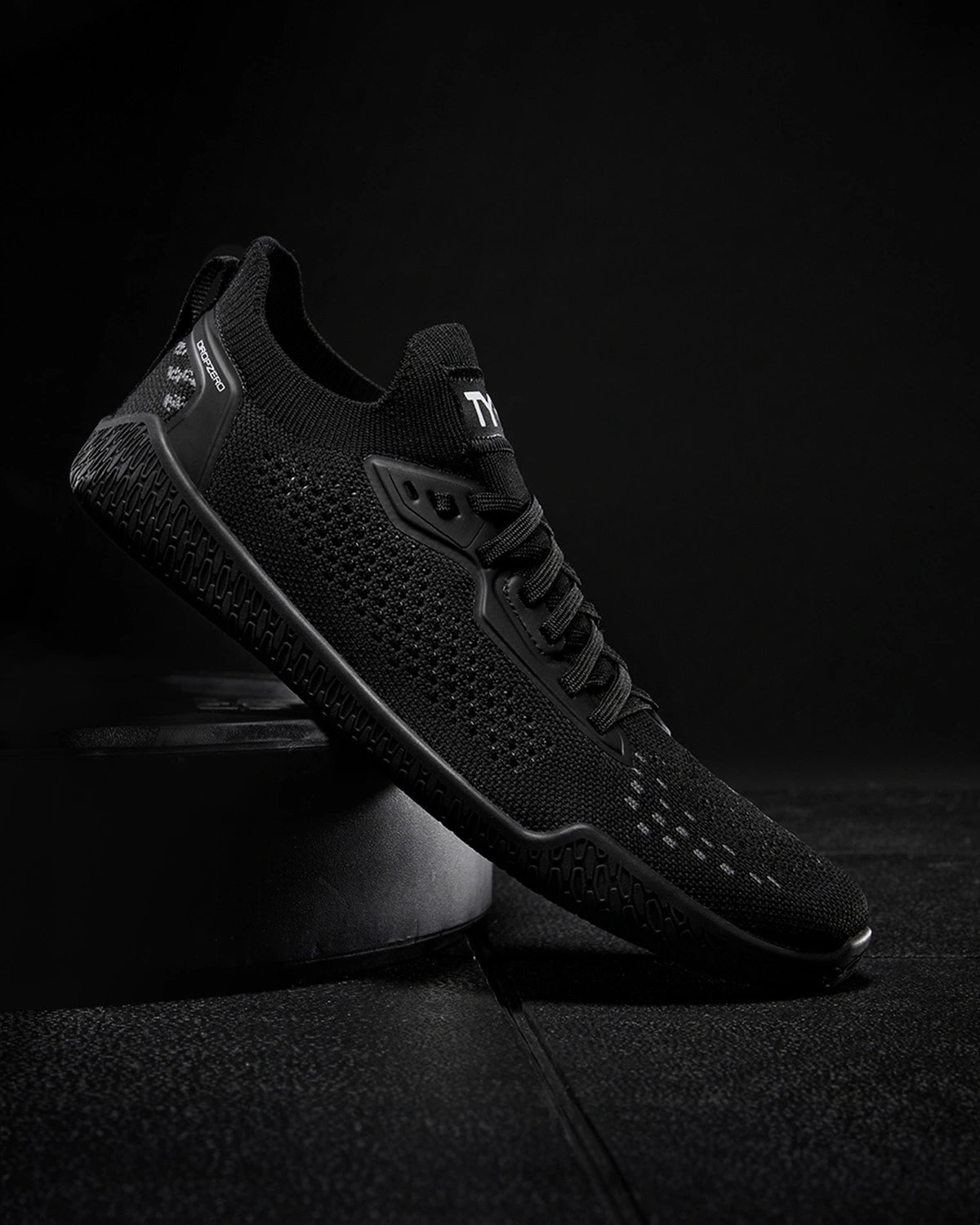 TYR DropZero Barefoot Trainer - Laced Black (001)