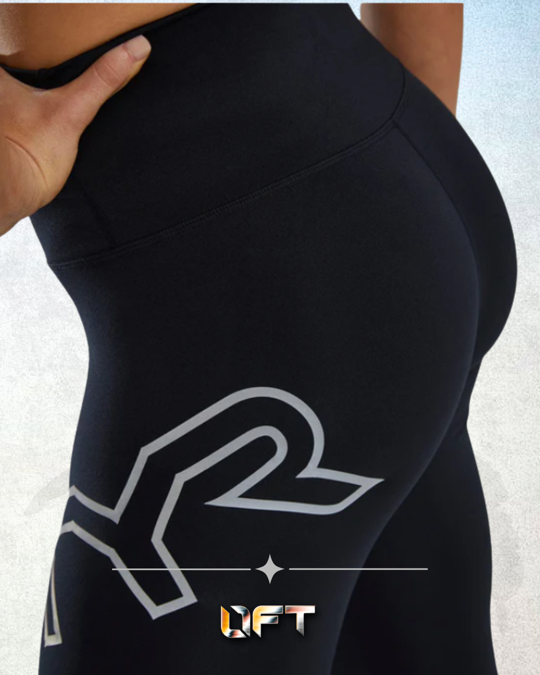 TYR Base Kinetic™ Women's High-Rise 28" Logo Leggings - Solid* BLACK 001)