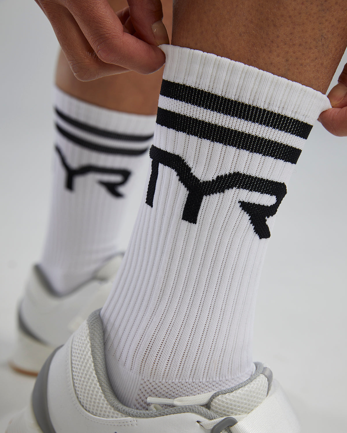 TYR Crew Socks (White/Black)